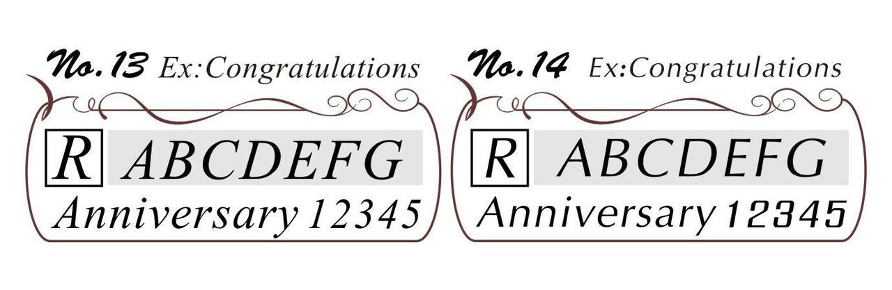 バカラのクリスタル製品に名入れ彫刻を施す際の、英字斜体（Italic Font）に特化した書体比較一覧写真。優雅さやスピード感、流れるような美しさを特徴とする2種類の斜体のサンプル文字が、並べて表示されている。斜体は通常、メッセージや署名、特別な記念タイトルに使用され、動きとエレガンスを彫刻に加える。パーソナルな贈り物やデザイン性を重視する法人ギフトに対し、優美な雰囲気を強調するための視覚的な提案資料