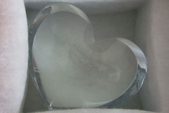 法人向け公式記念品】バカラ ハートペーパーウエイト 名入れ彫刻