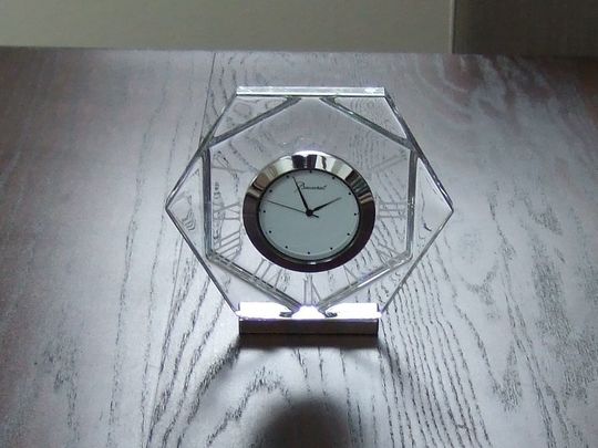 名入れバカラ アビスクロック｜昇進祝い・記念品に最適な高級