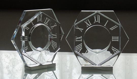 名入れバカラ アビスクロック｜昇進祝い・記念品に最適な高級