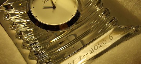 バカラ 置時計 ラランドクロック【ほぼ新品です】 バカラ 名入れ対応 Baccarat クリスタル置時計 ラランド